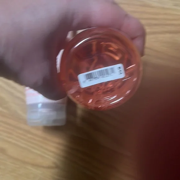 NWT Pink Seemless Cooling Mist(8 oz) and Lotion Set(6 oz) - Picture 3 of 5